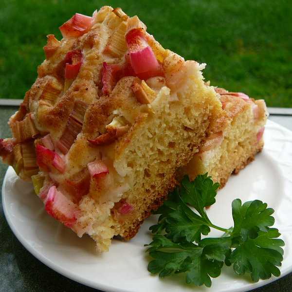 Sour Cream Rhubarb Coffee Cake