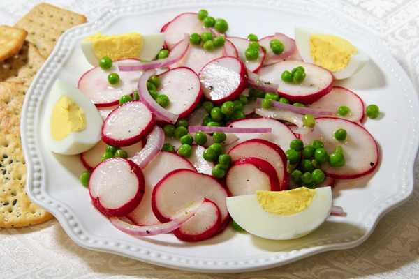 Radish Salad with Peas