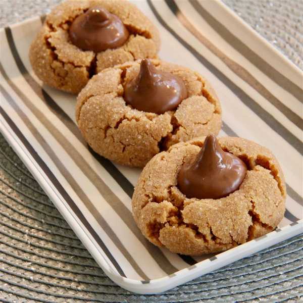 World’s Easiest Peanut Butter Blossoms